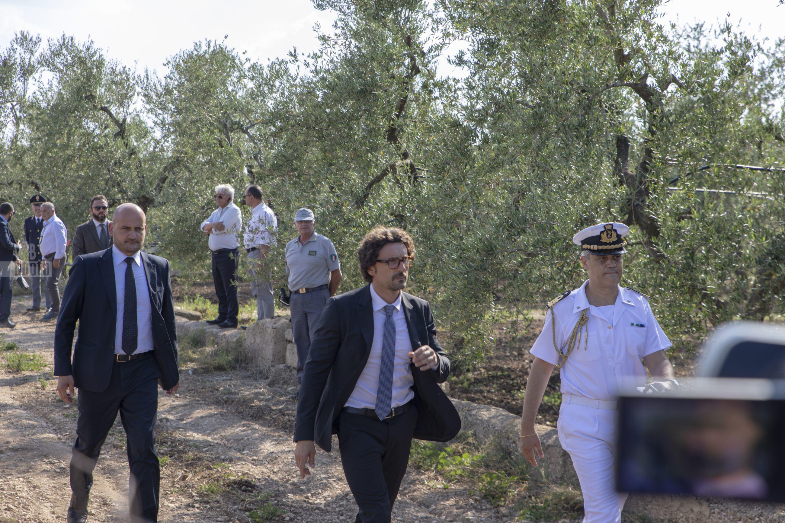 Ministro Toninelli sul luogo del disastro ferroviario nella tratta Corato-Andria